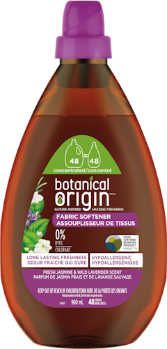 '- Powerful Stain Removal - Free from dyes and brighteners - USDA Certified Biobased Product (67% plant based*). - Hypoallergenic - Works even in cold water - Works with regular washers, High-efficiency (HE) washers, and even for hand washing - Bottle made with 25% post-consumer recycled plastic (PCR). - Removes stains such as Wine, tea, spaghetti sauce, chocolate spread, dust sebum, gravy, grape juice, coffee, mud, butter, bacon grease, and chocolate ice cream.
